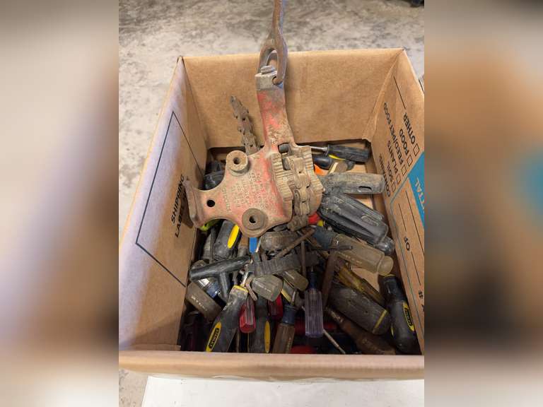 Pipe Vice, Screwdrivers, Etc image