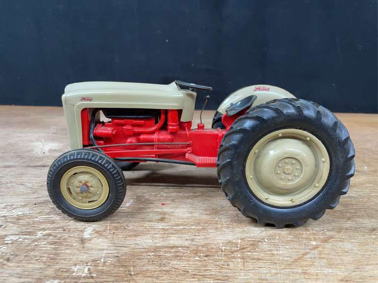 1/12 Ford NAA Product Miniature image