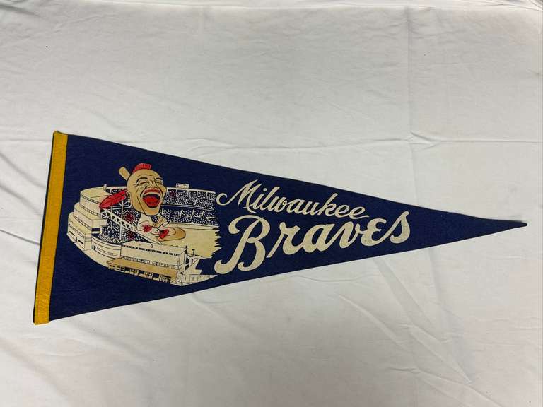 Vintage Milwaukee Braves Felt Pennant image