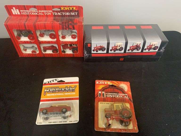 (4) 1/64 IH NIB Ertl image