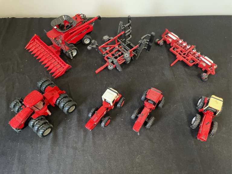 (7) 1/64 Case-IH + IH image