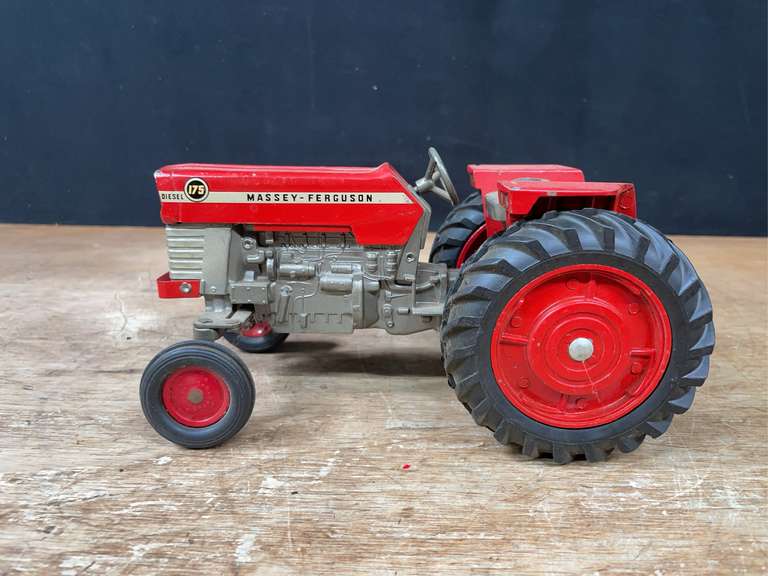 1/16 MF 175 Ertl image