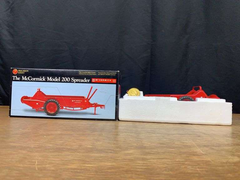1/16 McComrick 200 Spreader Precision NIB Ertl image