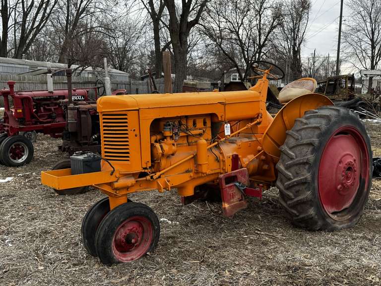 Minneapolis Moline UB Narrow Front Puller image