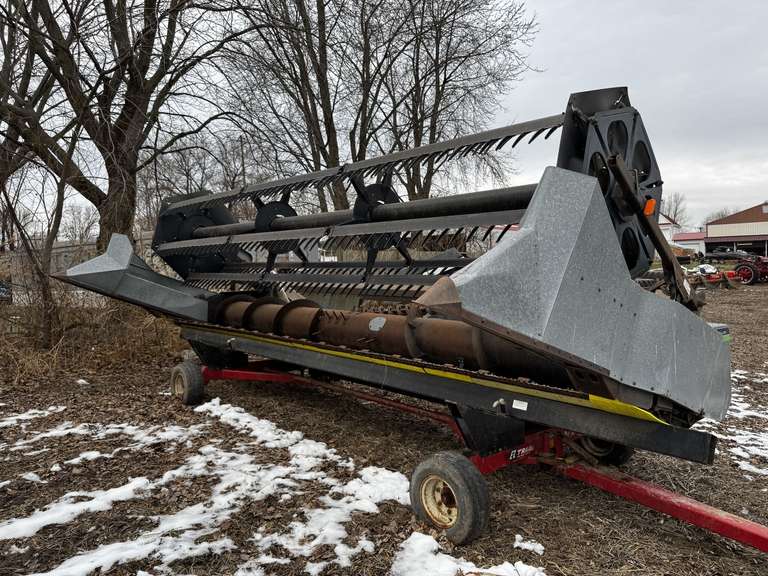 Deutz-Allis 20' Grain Head image