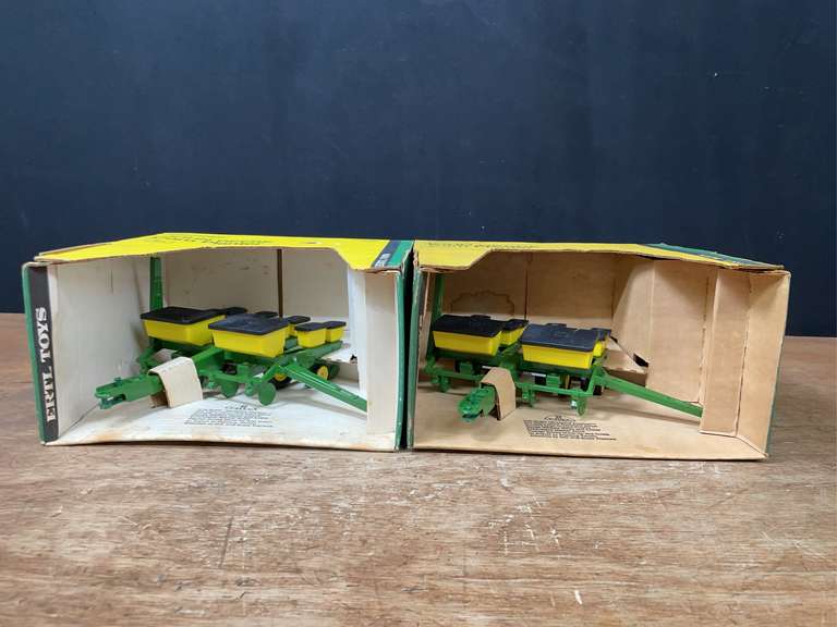 (2) 1/16 John Deere Corn Planters NIB Ertl image