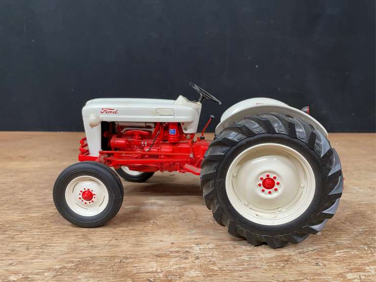 1/12 Ford NAA Golden Jubilee Franklin Mint image