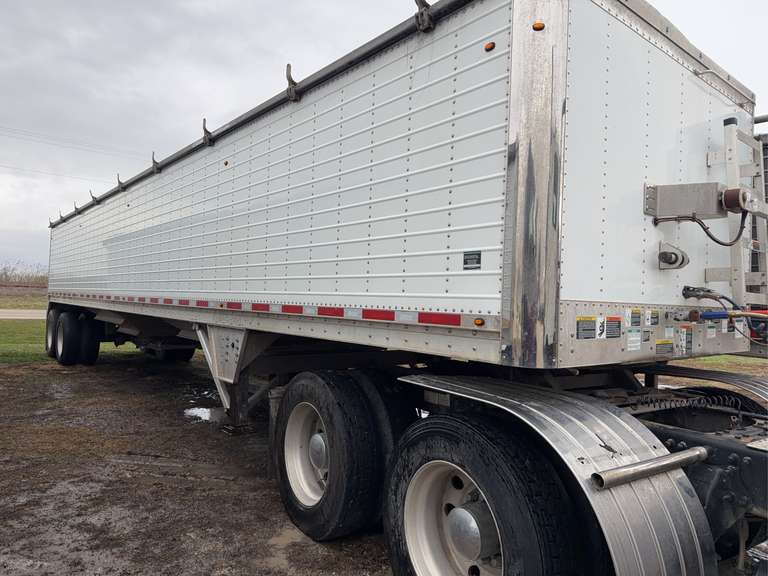 2018 Wilson Ag Hopper Trailer image