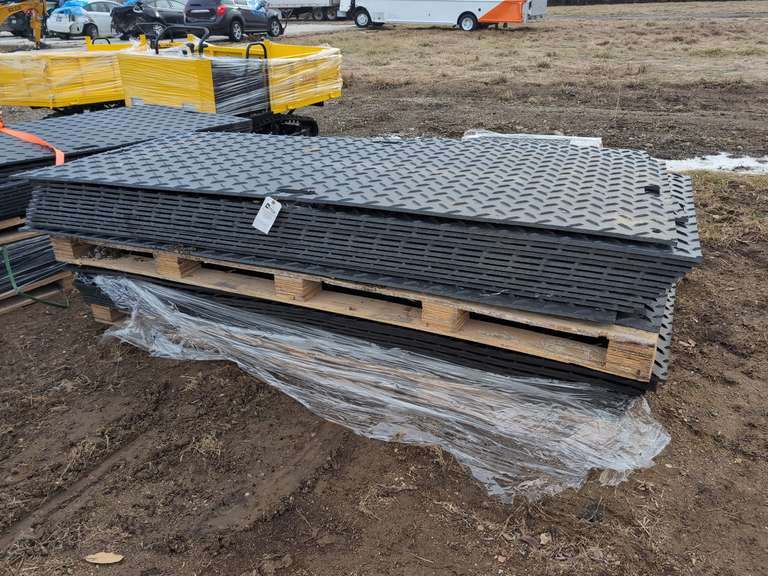 (15) SDL Heavy Duty Mats - 8' x 4' - 480sq ft - 1/2" Thick image