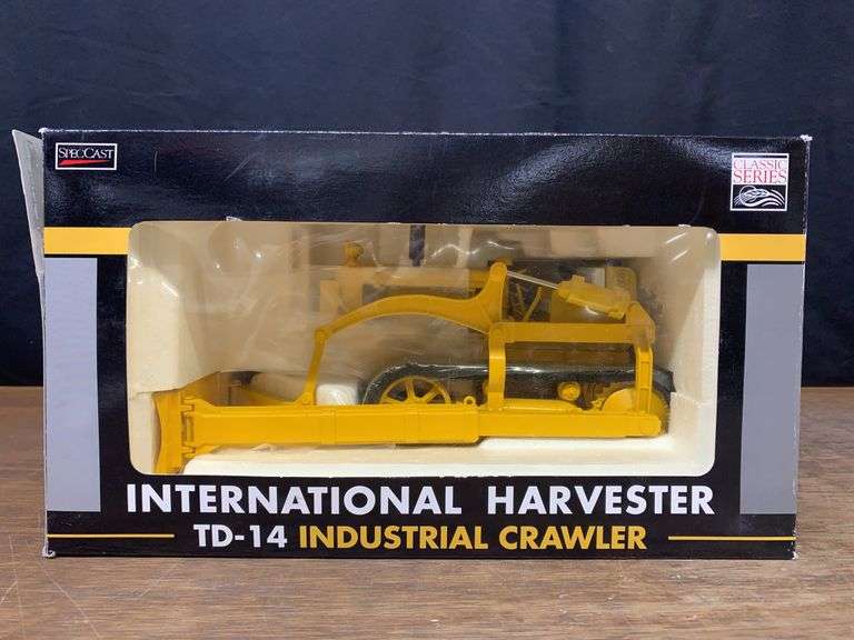 1/16 IH TD-14 Industrial Crawler NIB SC image