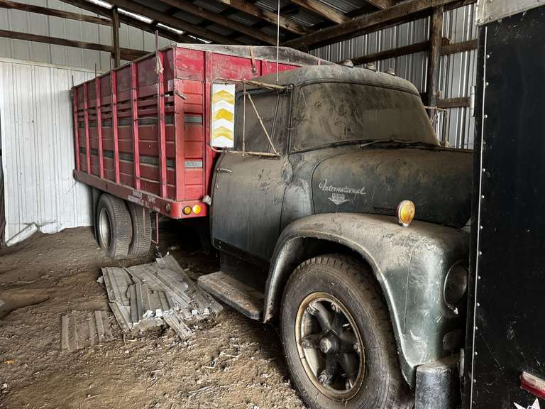 1964 International Loadstar 1700 Grain Truck image