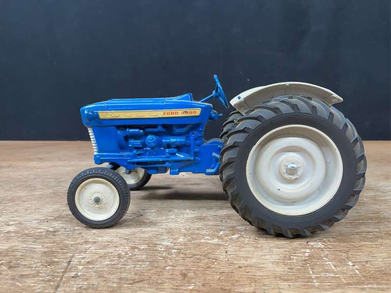 1/12 Ford 4000 Ertl image