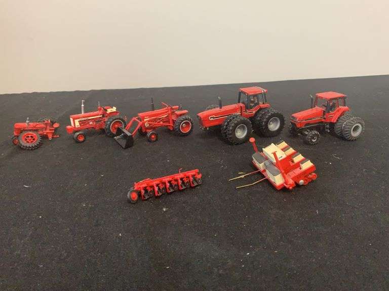 (7) 1/64 IH + Case-IH Custom image