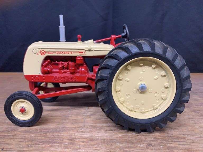 1/16 Cockshutt 50 Deluxe 1988 NFTM Ertl image
