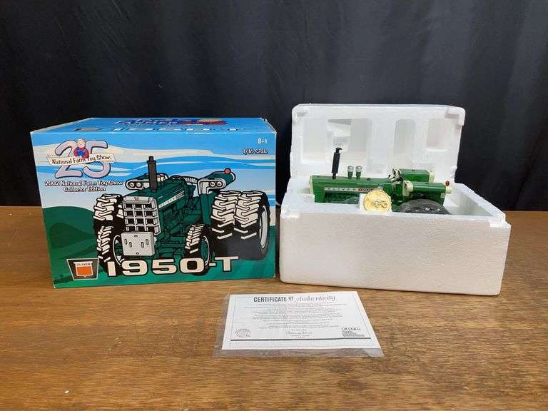 1/16 Oliver 1950-T 2002 NFTS NIB Ertl image