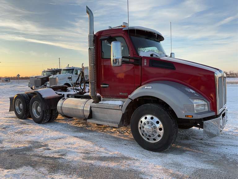 2018 KW 880 Semi image