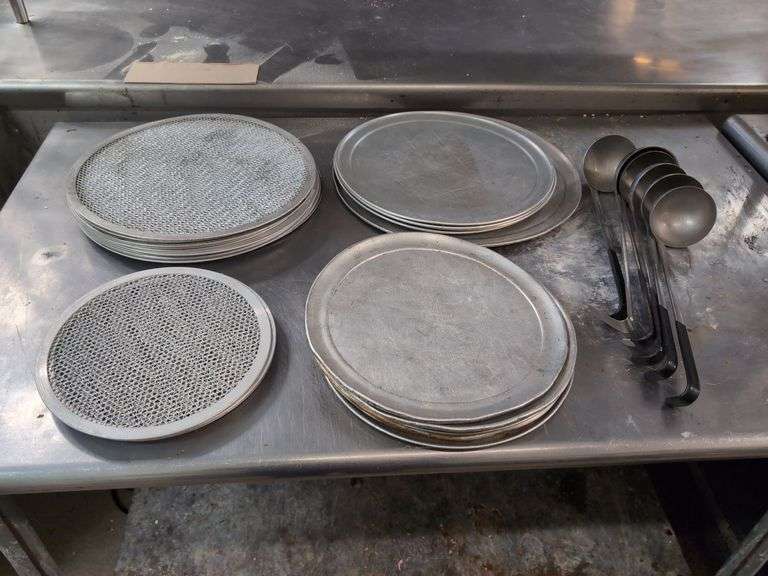 Assorted Pizza Pans and Lange Ladels image