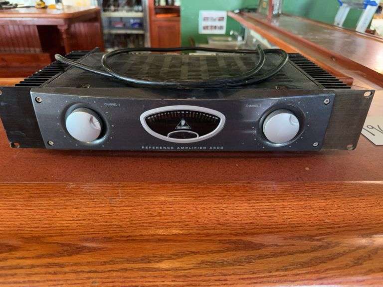 Behringer Reference Amplifier A500 - Date Code 0607 image