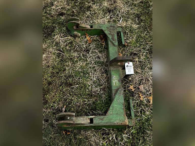 3pt. Quick-hitch (partial maker lettering) image