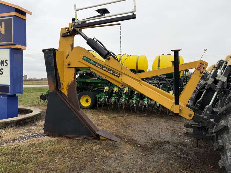 2010 Soil Max  3 point Tile Plow w/3 Boots image