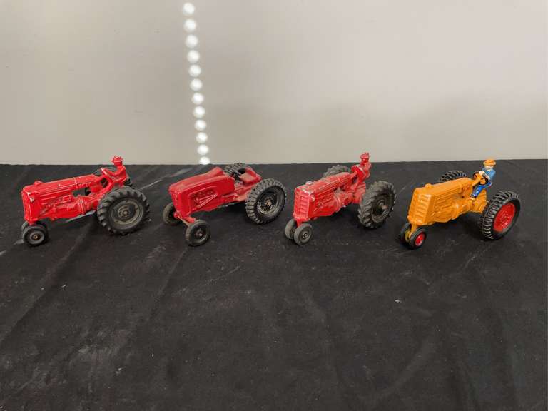 (4) 1/25 MM Tractors image