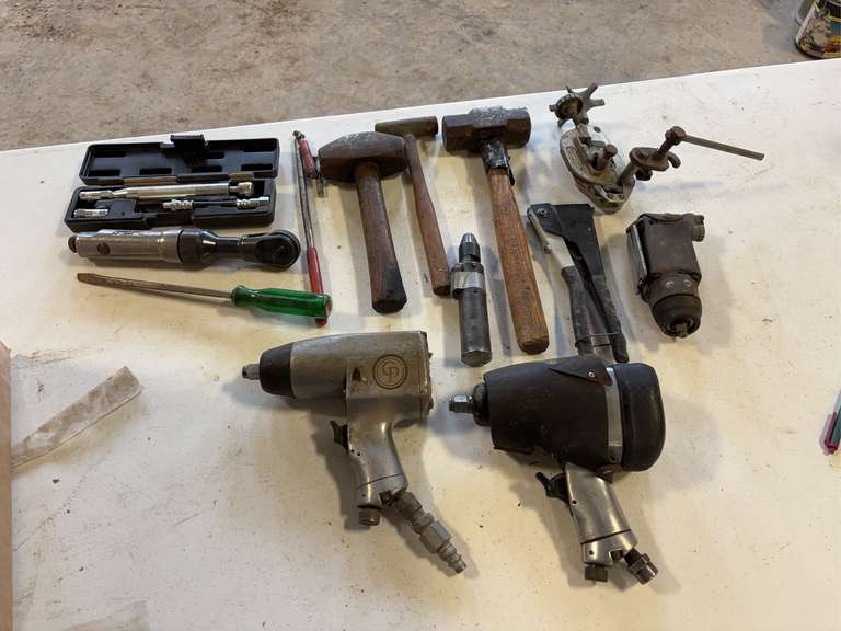 Air impact guns and misc hand tools image