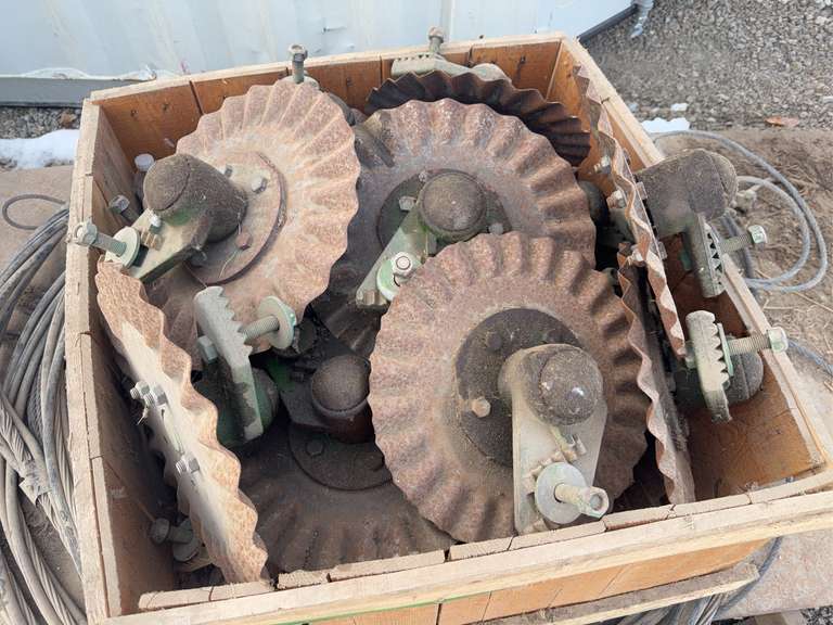 John Deere No-Till Coulters and Brackets image