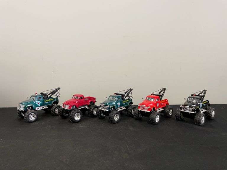 (5) Chevrolet Monster Trucks image
