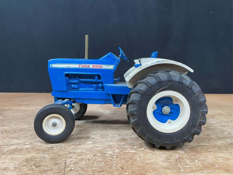 1/12 Ford 8000 Ertl image