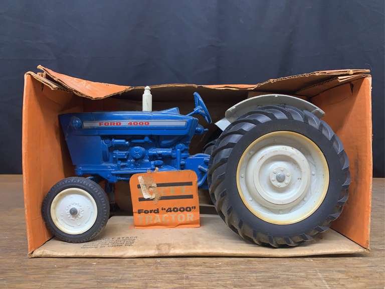1/12 Ford 4000 NIB Ertl image