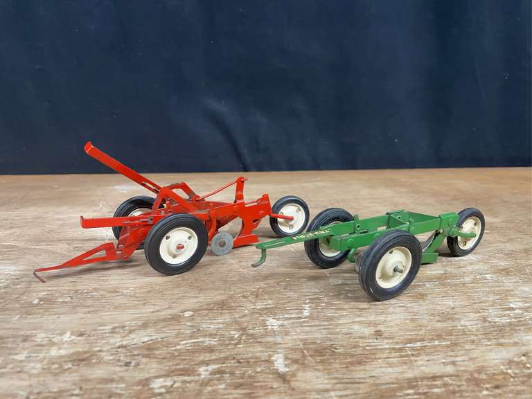 (2) 1/16 Tru-Scale Plows Carter image