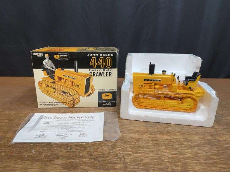 1/16 John Deere 440 Crawler 2005 NTTC NIB Ertl image