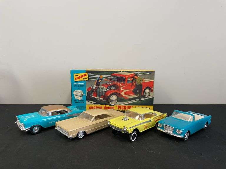 (5) Truck + Cars image