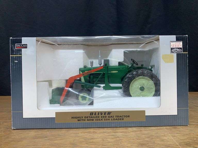 1/16 Oliver 880 w/ NI Loader NIB SC image