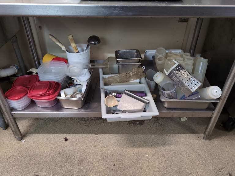 Kitchen Items Lot image