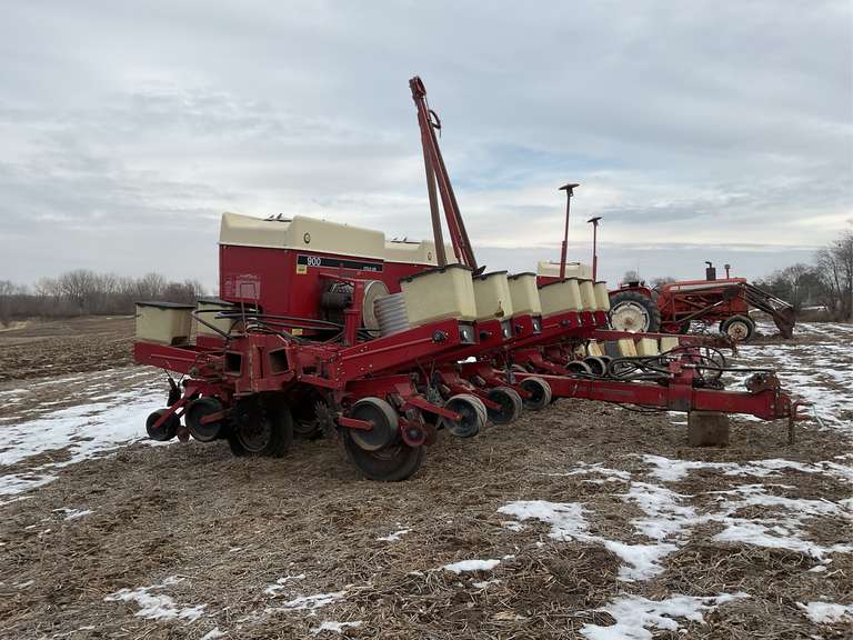 Case IH 900 Cyclo-Air 12-Row Planter image