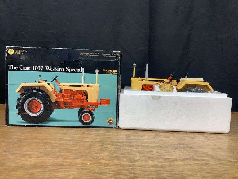 1/16 Case 1030 Precision NIB Ertl image