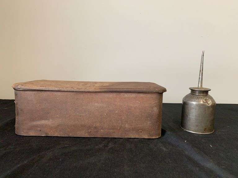 (2) IH Oil Can + Toolbox image