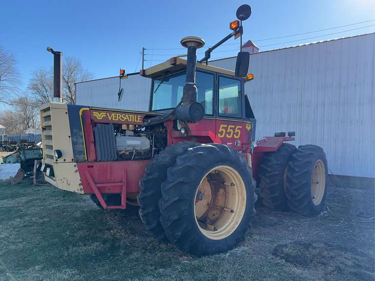 Versatile 555 4WD w/ Clamp On Duals image