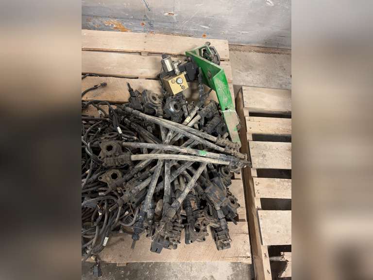 Hydraulic drive motor 36 drives for Planter image