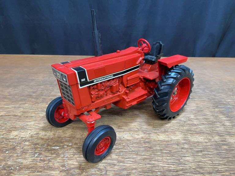 1/16 IH 966 Ertl image