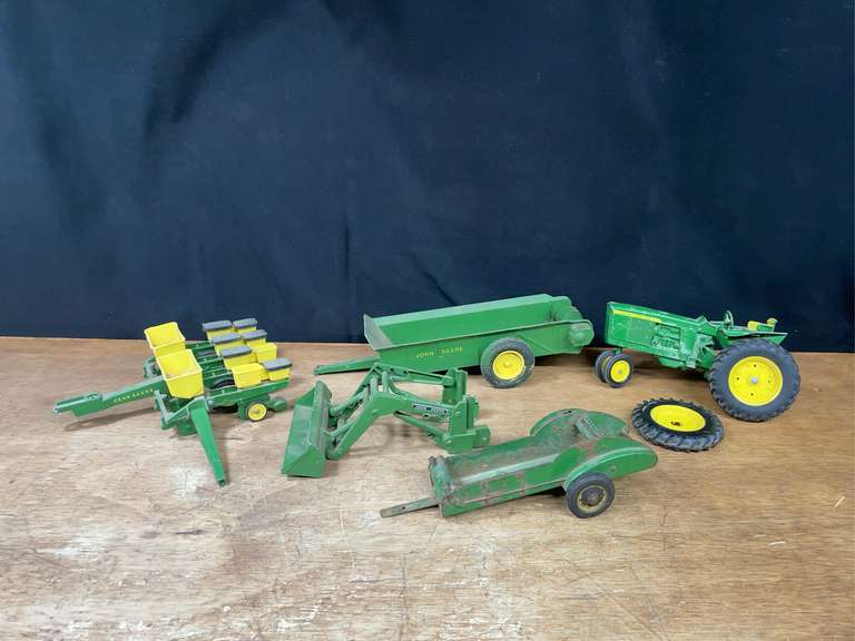 1/16 John Deere Rebuilder Lot image