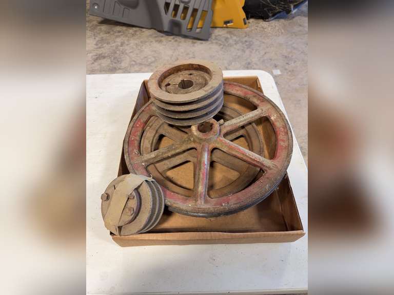 Assorted Pulleys image