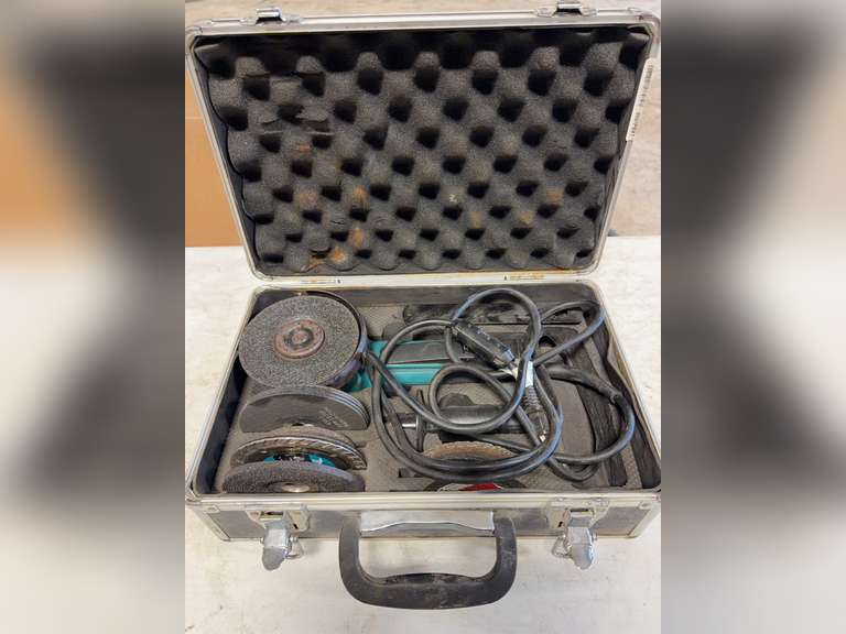 Makita Grinder image