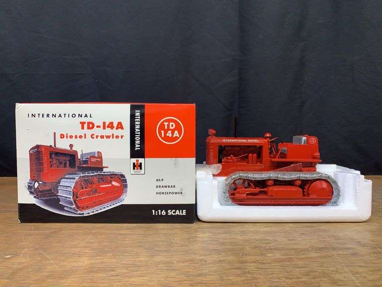 1/25 IH TD-14A Crawler 2002 NTTC NIB SC image