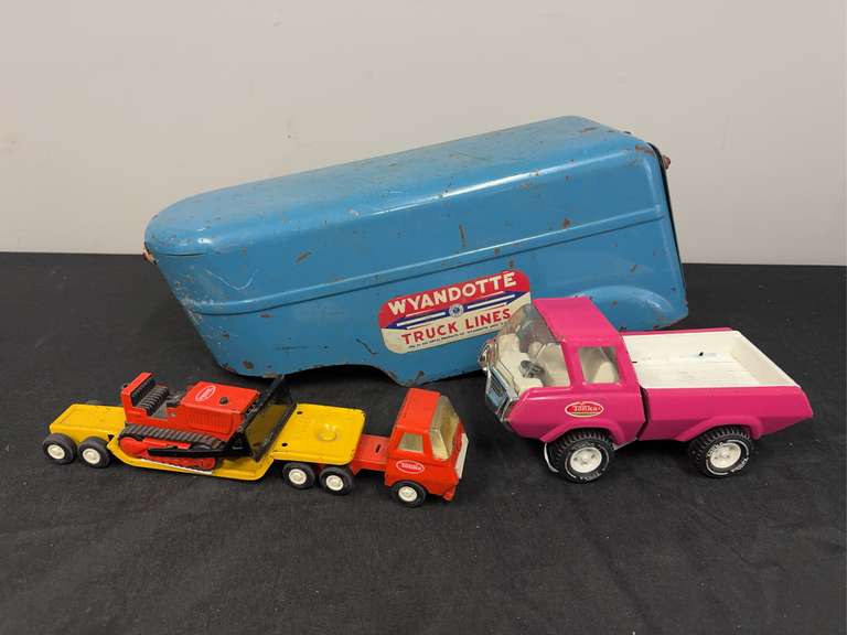 (3) Trucks and Trailer image