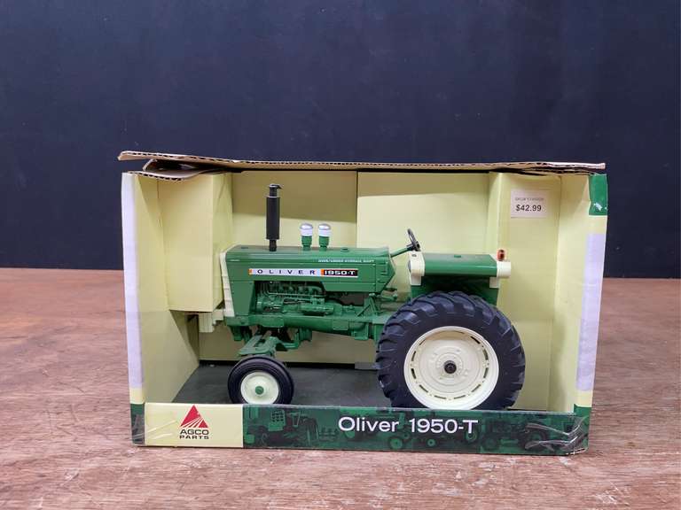 1/16 Oliver 1950-T NIB Ertl image