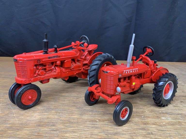 (2) 1/16 Farmall A + H Ertl image