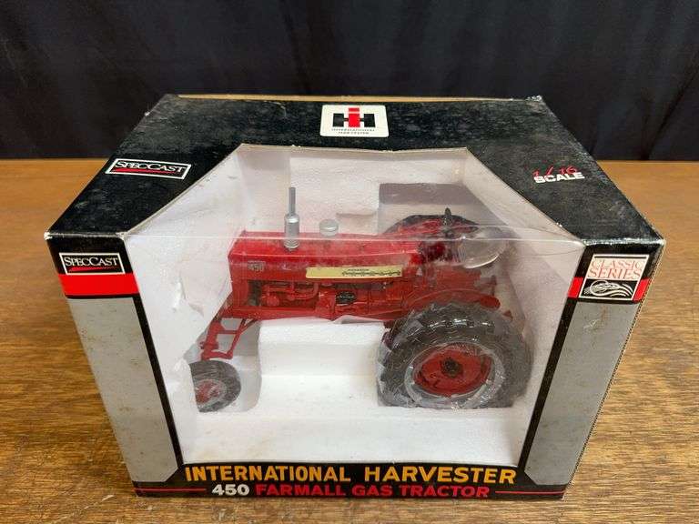 1/16 Farmall 450 NIB SC image