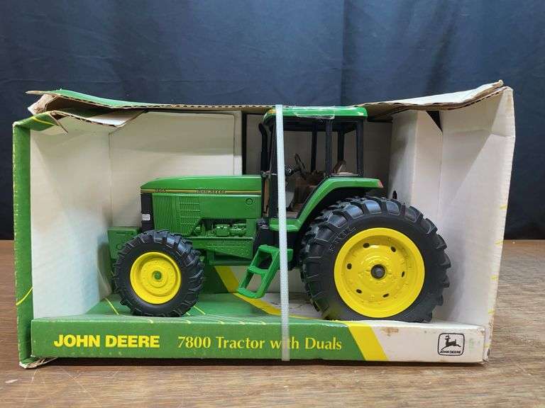 1/16 John Deere 7800 Collector NIB Ertl image